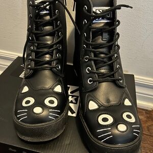 Tuk Kitty Face Sneaker Boot